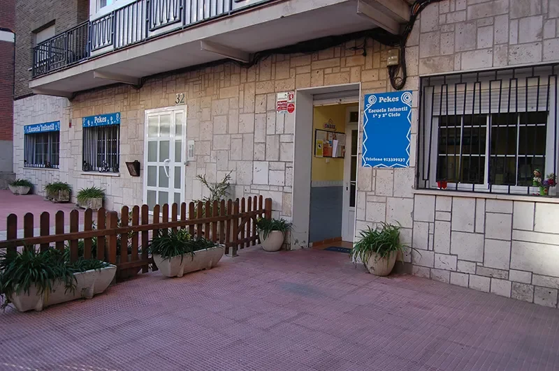 Contacta con escuela infantil Pekes